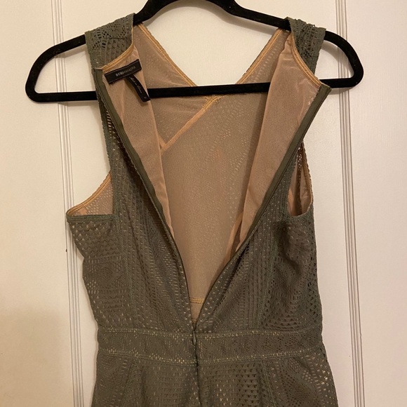 Olive Green BCBG Lace Mesh-lined Top Sz M - Picture 4 of 4